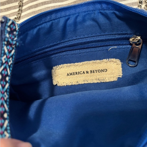 America & Beyond Blue Hand Beaded Purse and Coin Purse Set. - Picture 10 of 12